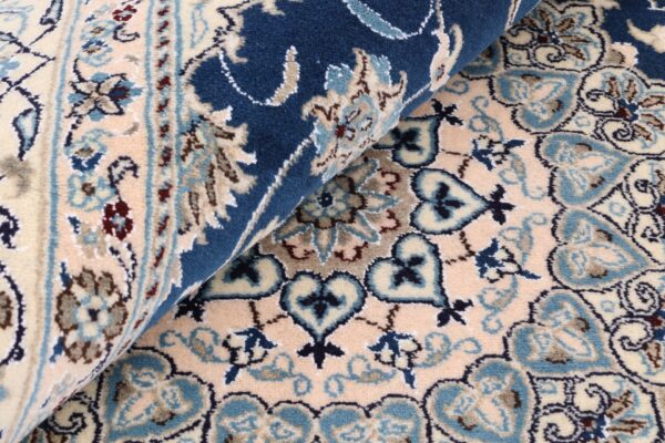 Nain Persian Rug 202 × 304 cm, Wool and Silk, hand-knotted — view 8