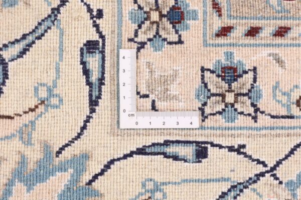 Nain Persian Rug 202 × 304 cm, Wool and Silk, hand-knotted — view 9