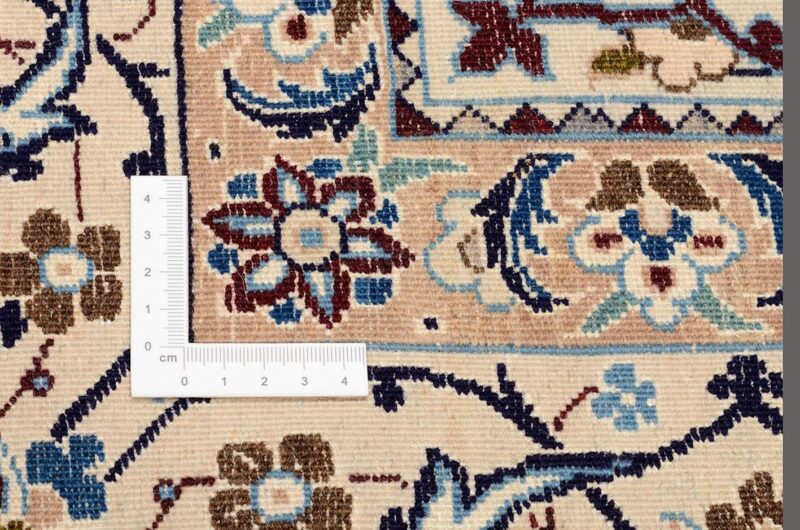 Nain Persian Rug 202 × 310 cm, Wool and Silk, hand-knotted — view 3 Nain Persian Rug 202 × 310 cm, Wool and Silk, hand-knotted — view 3