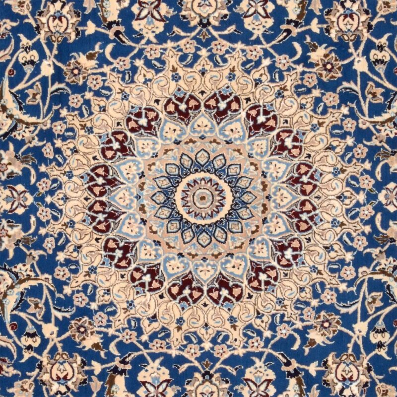 Nain Persian Rug 202 × 310 cm, Wool and Silk, hand-knotted — view 4 Nain Persian Rug 202 × 310 cm, Wool and Silk, hand-knotted — view 4