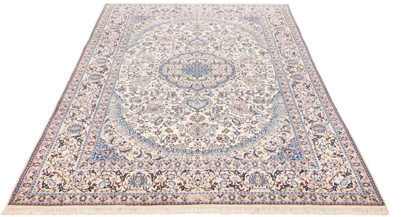 Nain Persian Rug 204 × 321 cm, Wool and Silk, hand-knotted — view 4 Nain Persian Rug 204 × 321 cm, Wool and Silk, hand-knotted — view 4