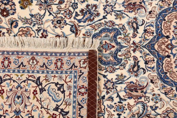 Nain Persian Rug 204 × 321 cm, Wool and Silk, hand-knotted — view 8 Nain Persian Rug 204 × 321 cm, Wool and Silk, hand-knotted — view 8