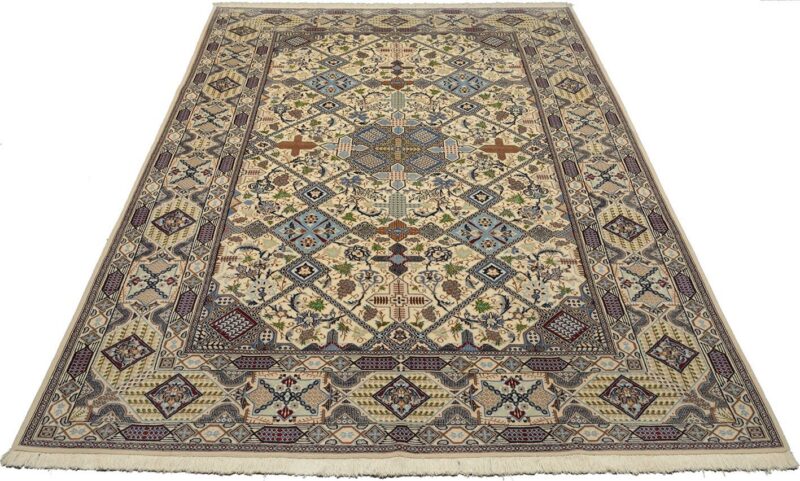 Nain Persian Rug 212 × 330 cm, Wool and Silk, hand-knotted — view 2