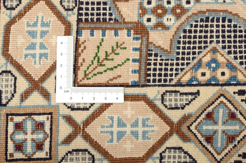 Nain Persian Rug 212 × 330 cm, Wool and Silk, hand-knotted — view 3