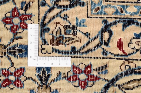 Nain Persian Rug 216 × 347 cm, Wool and Silk, hand-knotted — view 3