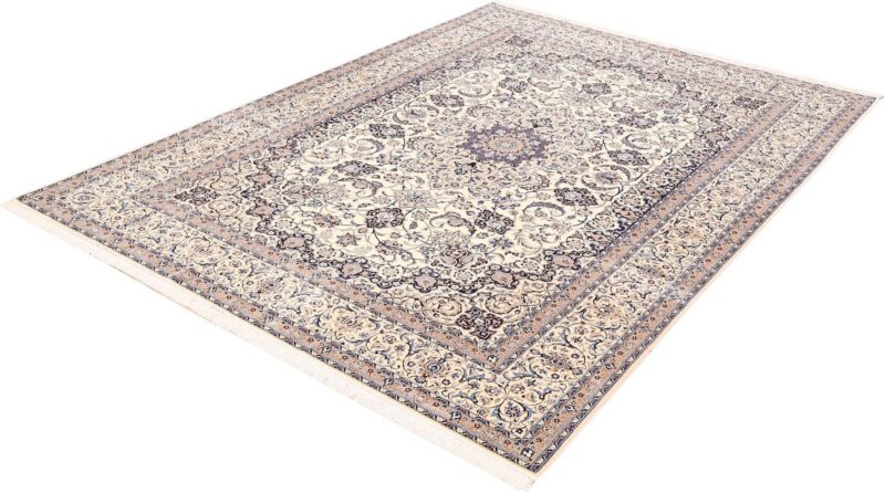 Nain Persian Rug 224 × 317 cm, Wool and Silk, hand-knotted — view 3 Nain Persian Rug 224 × 317 cm, Wool and Silk, hand-knotted — view 3