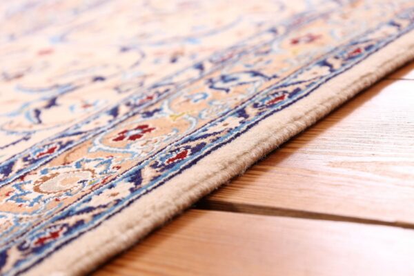 Nain Persian Rug 224 × 317 cm, Wool and Silk, hand-knotted — view 6 Nain Persian Rug 224 × 317 cm, Wool and Silk, hand-knotted — view 6