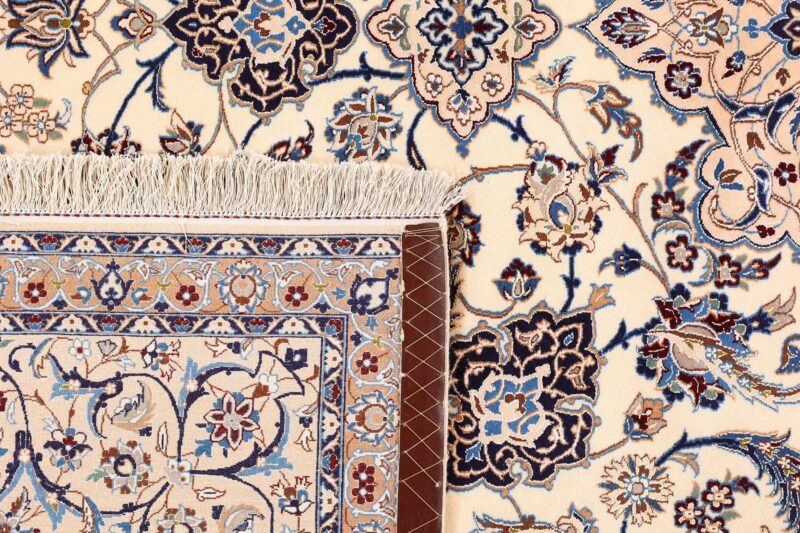Nain Persian Rug 224 × 317 cm, Wool and Silk, hand-knotted — view 8 Nain Persian Rug 224 × 317 cm, Wool and Silk, hand-knotted — view 8