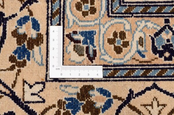 Nain Persian Rug 242 × 363 cm, Wool and Silk, hand-knotted — view 3
