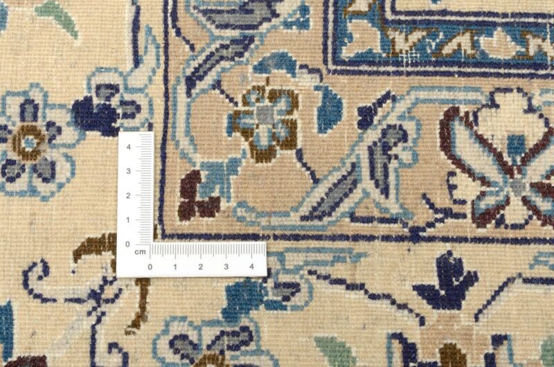 Nain Persian Rug 245 × 353 cm, Wool and Silk, hand-knotted — view 3