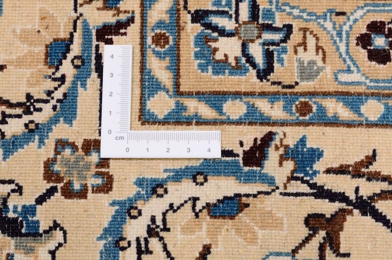 Nain Persian Rug 245 × 360 cm, Wool, hand-knotted — view 3