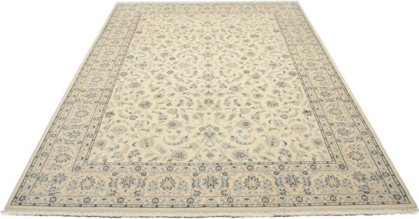 Nain Persian Rug 253 × 367 cm, Wool and Silk, hand-knotted — view 2 Nain Persian Rug 253 × 367 cm, Wool and Silk, hand-knotted — view 2
