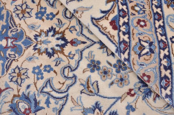 Nain Persian Rug 258 × 372 cm, Wool and Silk, hand-knotted — view 5