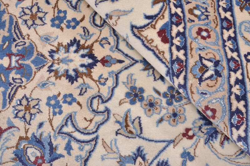 Nain Persian Rug 258 × 372 cm, Wool and Silk, hand-knotted — view 5