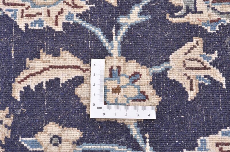 Nain Persian Rug 68 × 303 cm, Wool and Silk, hand-knotted — view 4 Nain Persian Rug 68 × 303 cm, Wool and Silk, hand-knotted — view 4