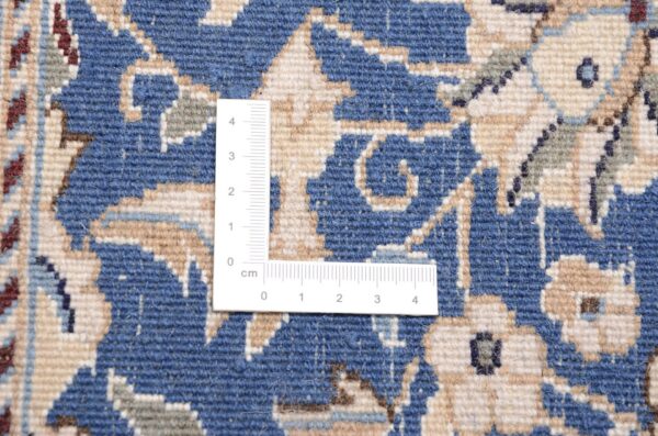 Nain Persian Rug 78 × 207 cm, Wool and Silk, hand-knotted — view 3 Nain Persian Rug 78 × 207 cm, Wool and Silk, hand-knotted — view 3