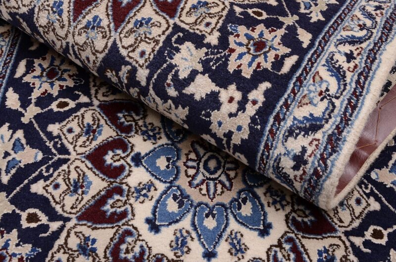 Nain Persian Rug 78 × 212 cm, Wool and Silk, hand-knotted — view 4