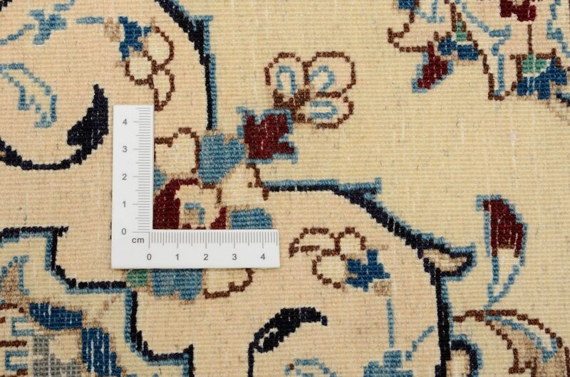 Nain Persian Rug 87 × 140 cm, Wool and Silk, hand-knotted — view 3