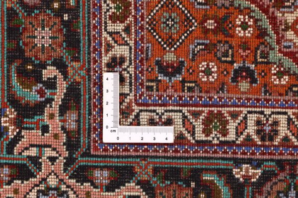 Tabriz Persian Rug 100 × 155 cm, Wool and Silk, hand-knotted — view 9