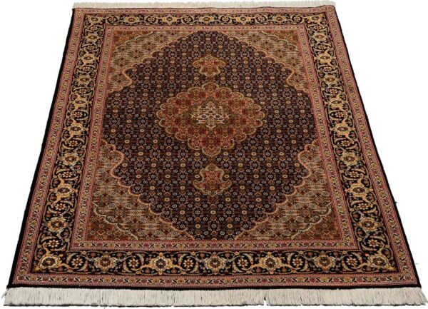 Tabriz Persian Rug 100 × 157 cm, Wool and Silk, hand-knotted — view 2