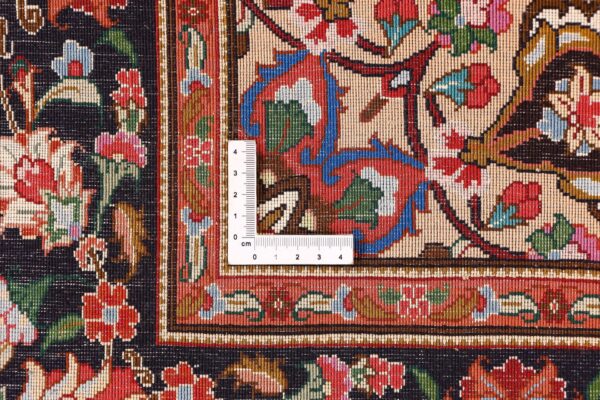 Tabriz Persian Rug 102 × 156 cm, Wool and Silk, hand-knotted — view 9