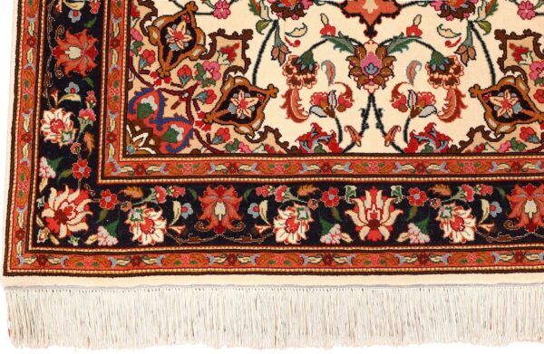 Tabriz Persian Rug 102 × 156 cm, Wool and Silk, hand-knotted — view 5