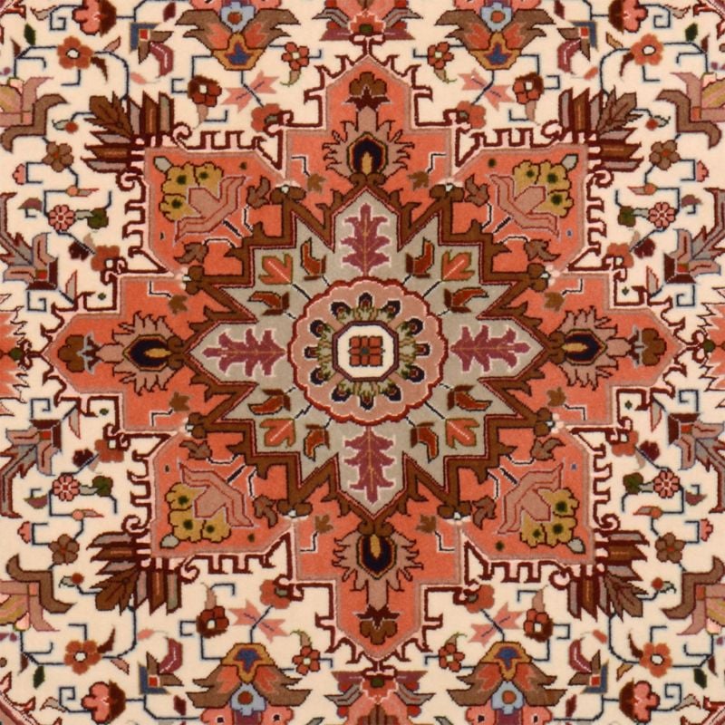Tabriz Persian Rug 102 × 160 cm, Wool and Silk, hand-knotted — view 4