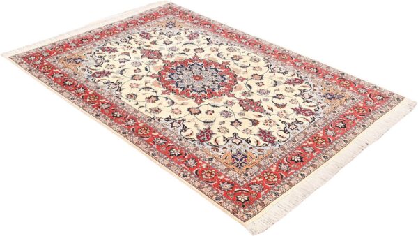 Tabriz Persian Rug 155 × 215 cm, Wool and Silk, hand-knotted — view 4