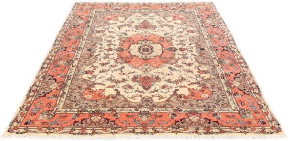 Tabriz Persian Rug 195 × 270 cm, Wool and Silk, hand-knotted — view 2