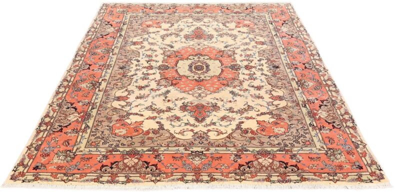 Tabriz Persian Rug 195 × 270 cm, Wool and Silk, hand-knotted — view 2