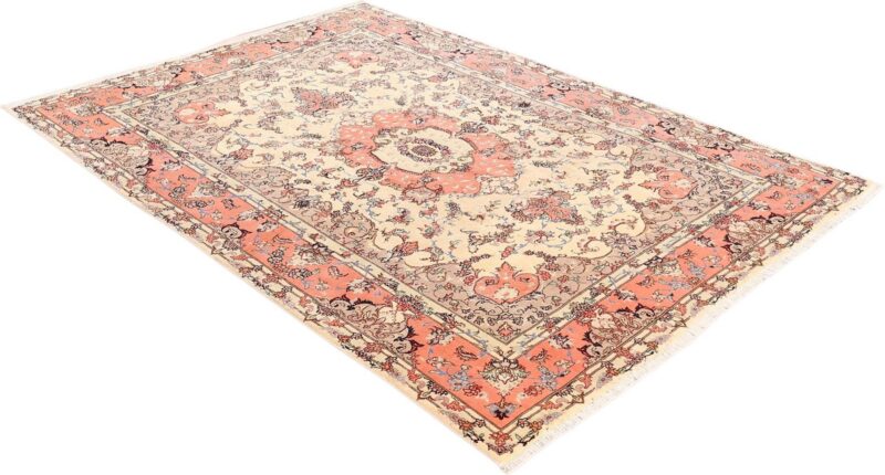 Tabriz Persian Rug 195 × 270 cm, Wool and Silk, hand-knotted — view 4