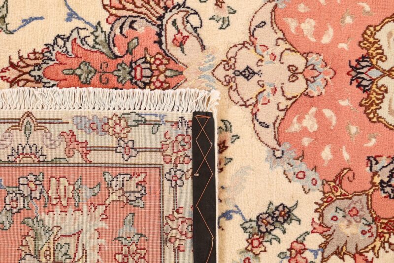 Tabriz Persian Rug 195 × 270 cm, Wool and Silk, hand-knotted — view 7