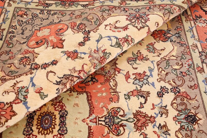 Tabriz Persian Rug 195 × 270 cm, Wool and Silk, hand-knotted — view 8
