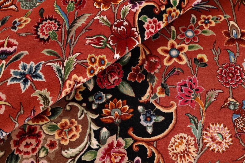 Tabriz Persian Rug 195 × 295 cm, Wool and Silk, hand-knotted — view 8 Tabriz Persian Rug 195 × 295 cm, Wool and Silk, hand-knotted — view 8