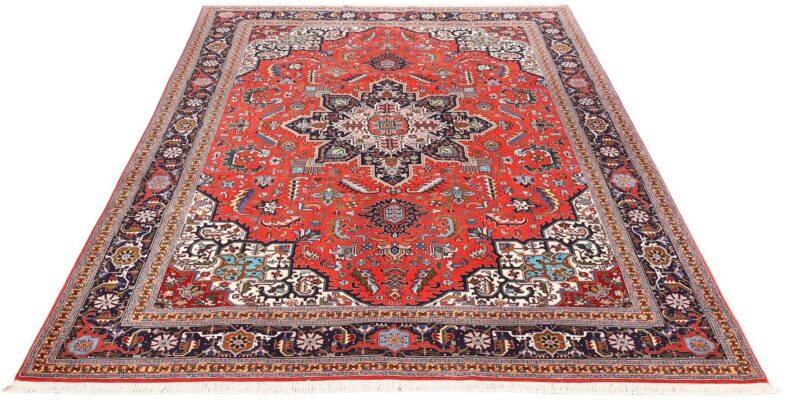 Tabriz Persian Rug 204 × 312 cm, Wool and Silk, hand-knotted — view 4