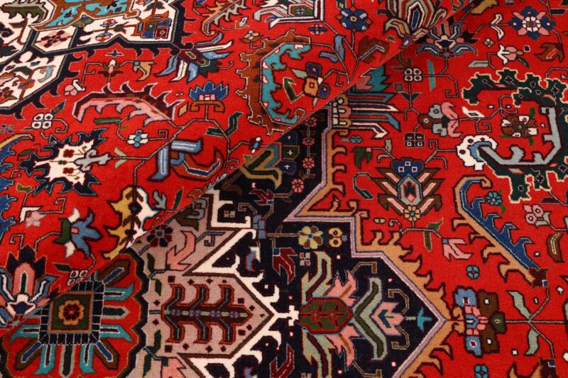 Tabriz Persian Rug 204 × 312 cm, Wool and Silk, hand-knotted — view 8