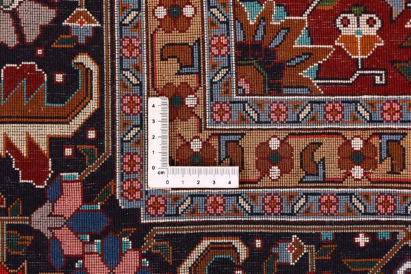Tabriz Persian Rug 204 × 312 cm, Wool and Silk, hand-knotted — view 9
