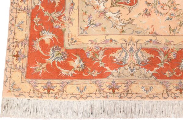 Tabriz Persian Rug 205 × 298 cm, Wool and Silk, hand-knotted — view 5 Tabriz Persian Rug 205 × 298 cm, Wool and Silk, hand-knotted — view 5