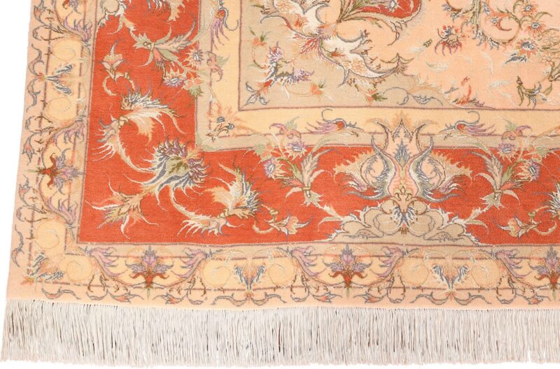 Tabriz Persian Rug 205 × 298 cm, Wool and Silk, hand-knotted — view 5 Tabriz Persian Rug 205 × 298 cm, Wool and Silk, hand-knotted — view 5