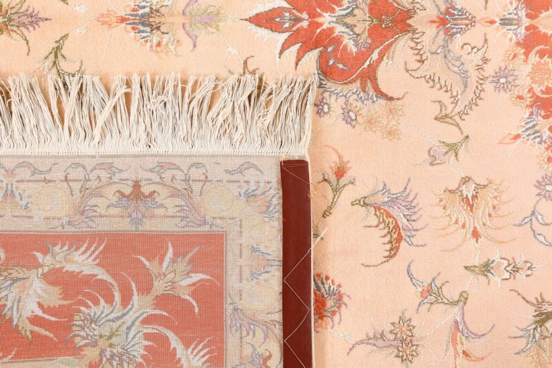 Tabriz Persian Rug 205 × 298 cm, Wool and Silk, hand-knotted — view 7 Tabriz Persian Rug 205 × 298 cm, Wool and Silk, hand-knotted — view 7
