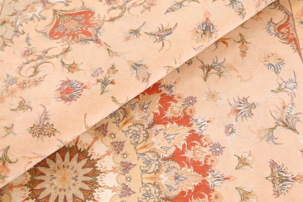 Tabriz Persian Rug 205 × 298 cm, Wool and Silk, hand-knotted — view 8 Tabriz Persian Rug 205 × 298 cm, Wool and Silk, hand-knotted — view 8