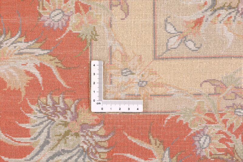 Tabriz Persian Rug 205 × 298 cm, Wool and Silk, hand-knotted — view 9 Tabriz Persian Rug 205 × 298 cm, Wool and Silk, hand-knotted — view 9