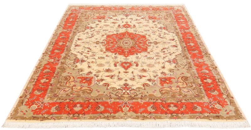 Tabriz Persian Rug 205 × 300 cm, Wool and Silk, hand-knotted — view 2
