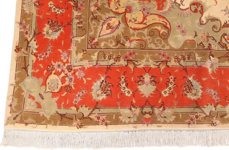 Tabriz Persian Rug 205 × 300 cm, Wool and Silk, hand-knotted — view 5