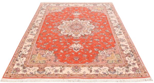 Tabriz Persian Rug 205 × 302 cm, Wool and Silk, hand-knotted — view 2