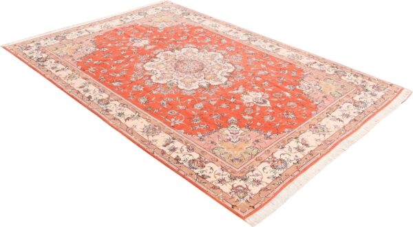 Tabriz Persian Rug 205 × 302 cm, Wool and Silk, hand-knotted — view 4