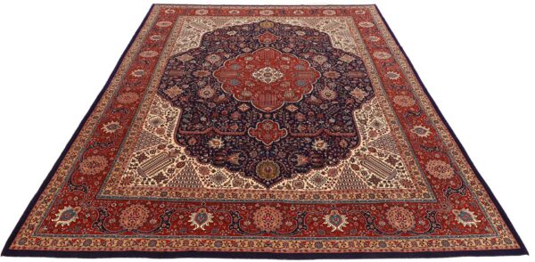 Tabriz Persian Rug 300 × 401 cm, Wool, hand-knotted — view 2 Tabriz Persian Rug 300 × 401 cm, Wool, hand-knotted — view 2