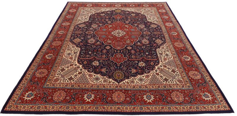 Tabriz Persian Rug 300 × 401 cm, Wool, hand-knotted — view 2 Tabriz Persian Rug 300 × 401 cm, Wool, hand-knotted — view 2