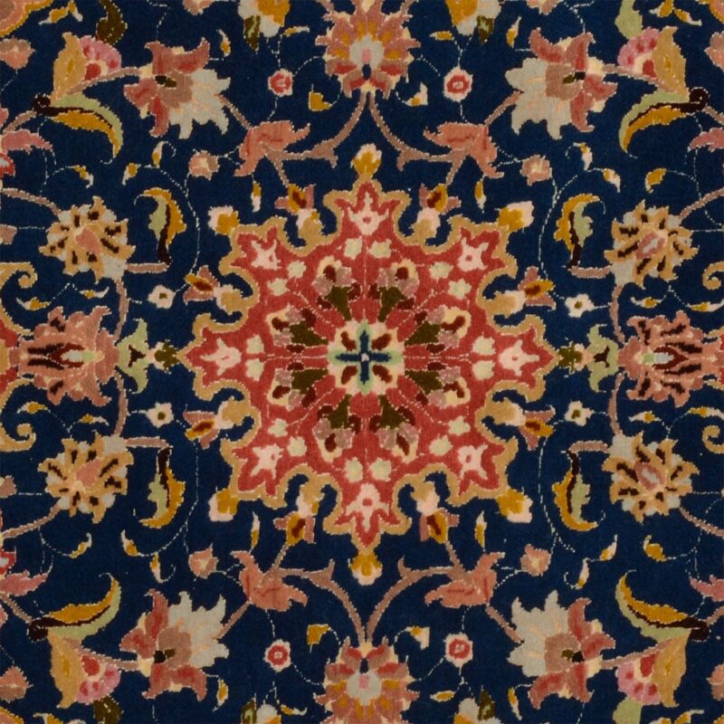 Tabriz Persian Rug 75 × 122 cm, Wool and Silk, hand-knotted — view 3