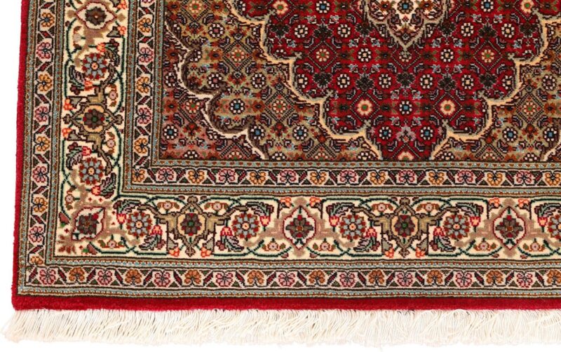 Tabriz Persian Rug 85 × 120 cm, Wool and Silk, hand-knotted — view 5